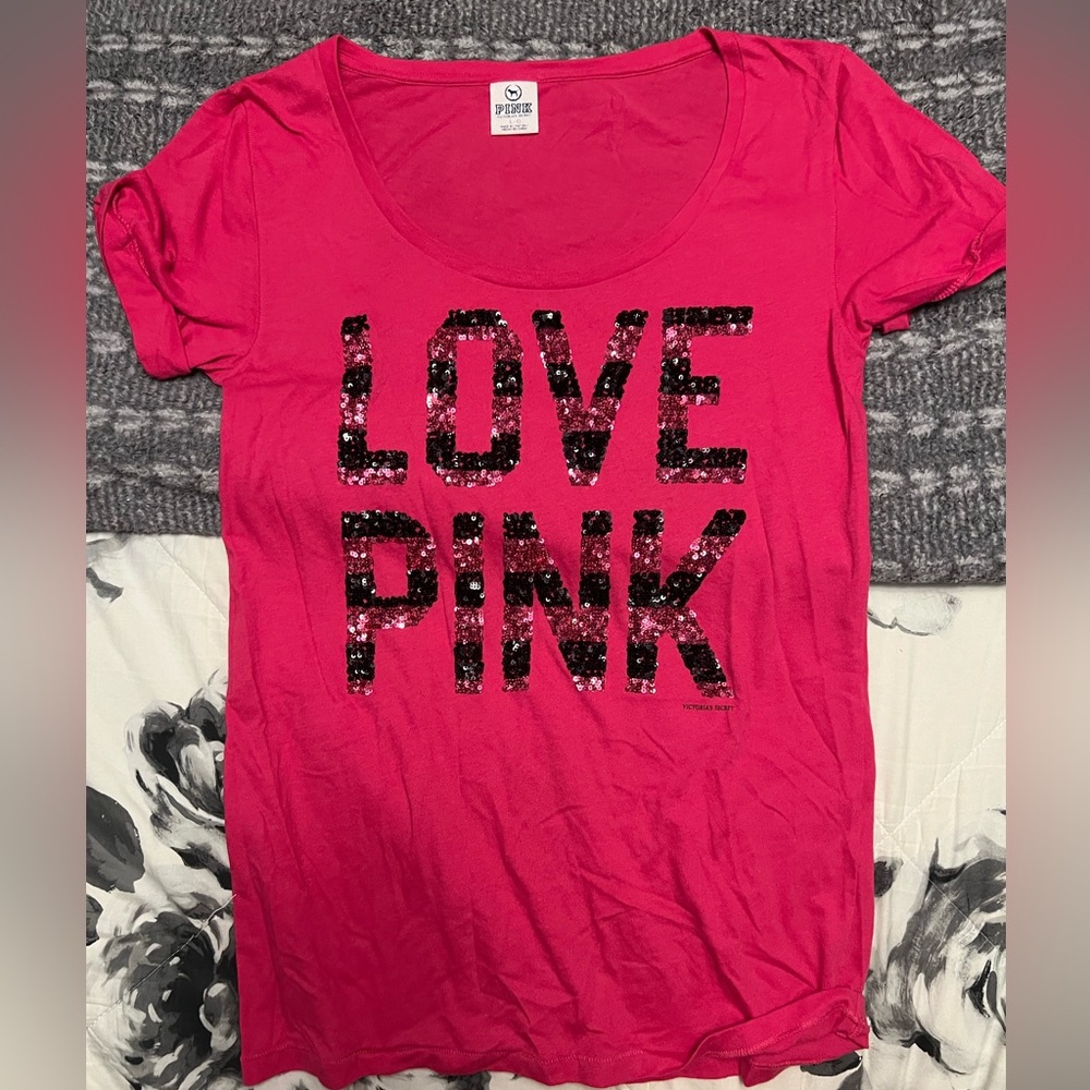Victoria’s Secret PINK t-shirt